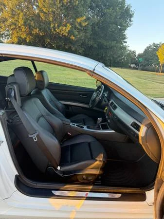 2010 BMW E93 335i Convertible - Image 10 of 19