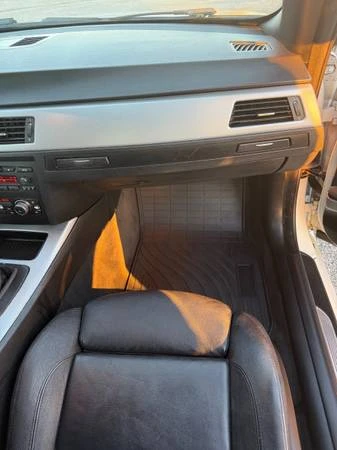 2010 BMW E93 335i Convertible - Image 14 of 19