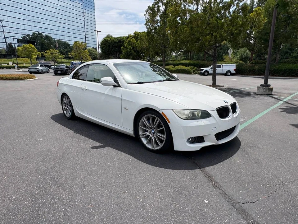 2010 BMW E93 335i Convertible - Image 11 of 20