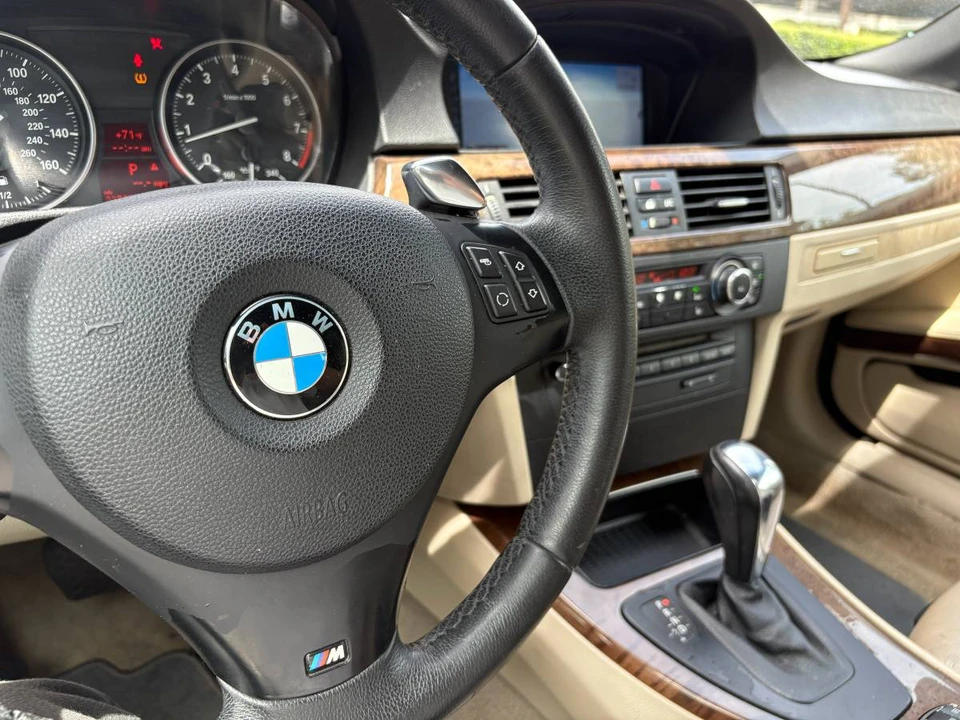 2010 BMW E93 335i Convertible - Image 19 of 20