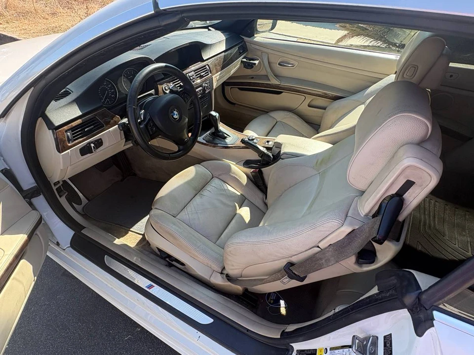 2010 BMW E93 335i Convertible - Image 15 of 20