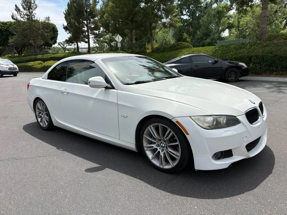 2010 BMW E93 335i Convertible - Image 2 of 20
