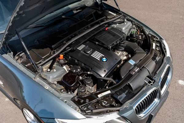 2010 BMW E90 335i Sedan - Image 14 of 21