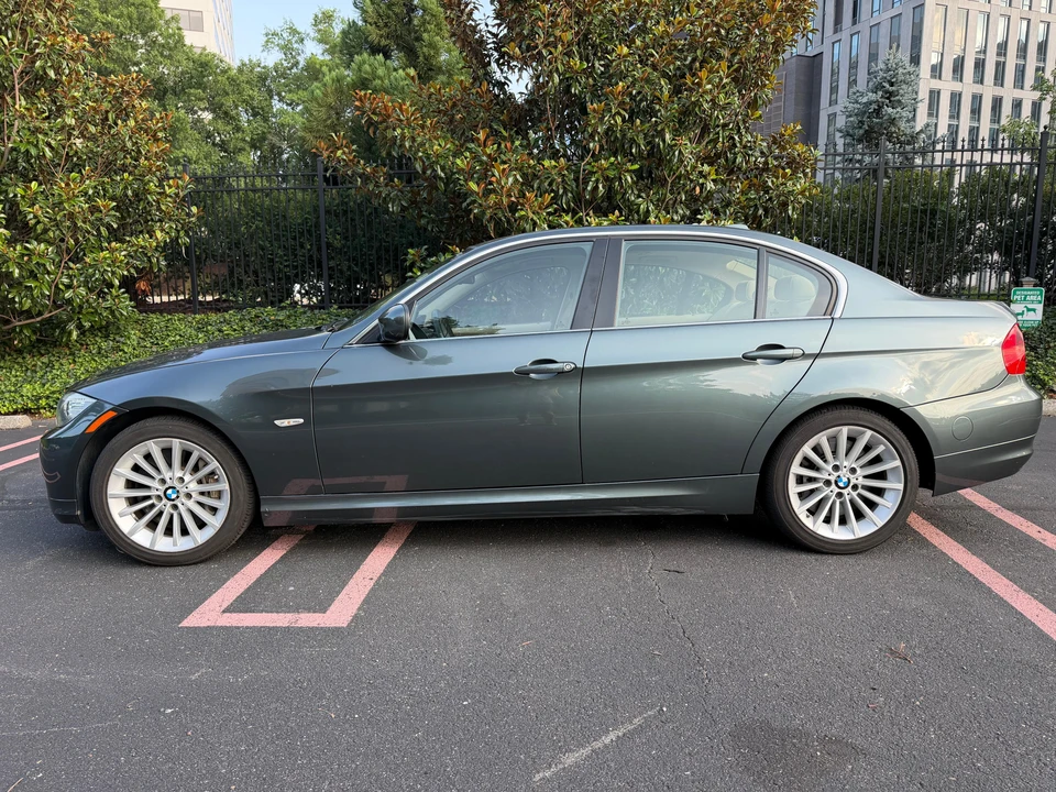 2010 BMW E90 335i Sedan - Image 7 of 31