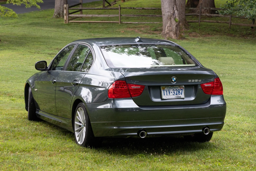 2010 BMW E90 335i Sedan - Image 9 of 31