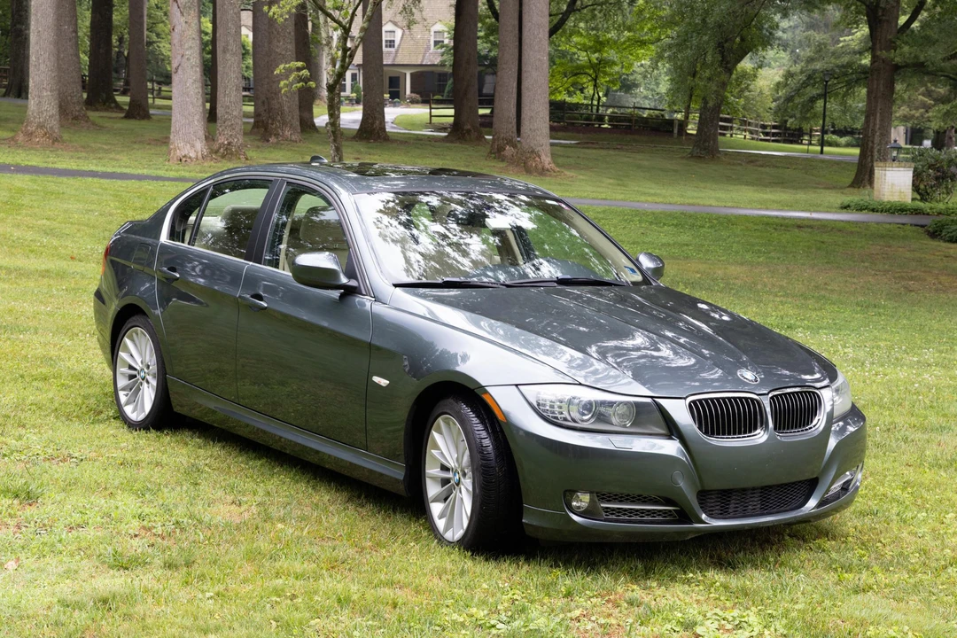 2010 BMW E90 335i Sedan - Image 13 of 31