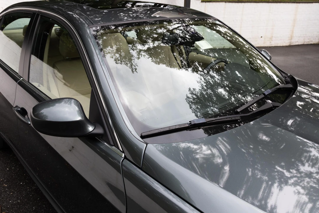 2010 BMW E90 335i Sedan - Image 18 of 31