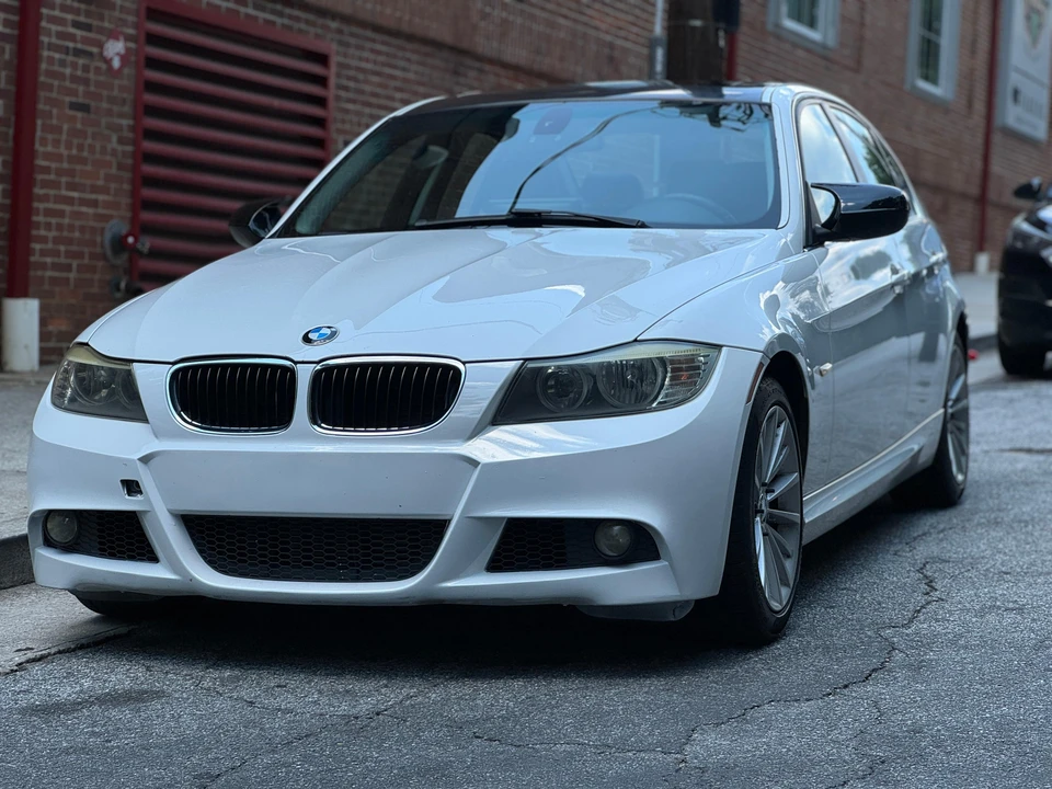 2010 BMW E90 3 Series Sedan - Image 6 of 31
