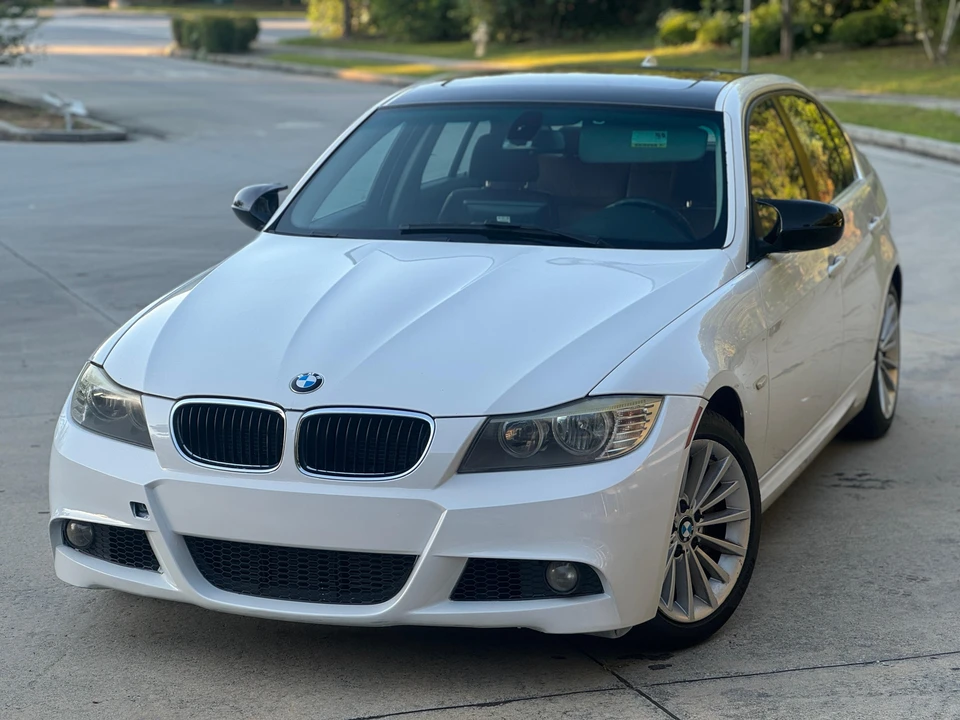 2010 BMW E90 3 Series Sedan - Image 7 of 31