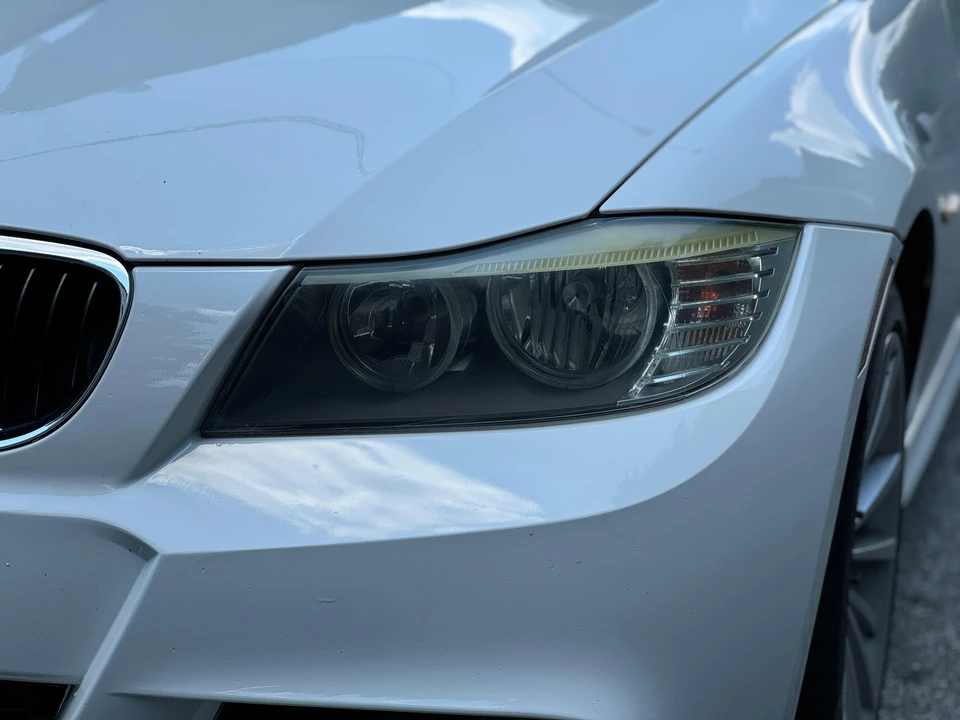 2010 BMW E90 3 Series Sedan - Image 26 of 31