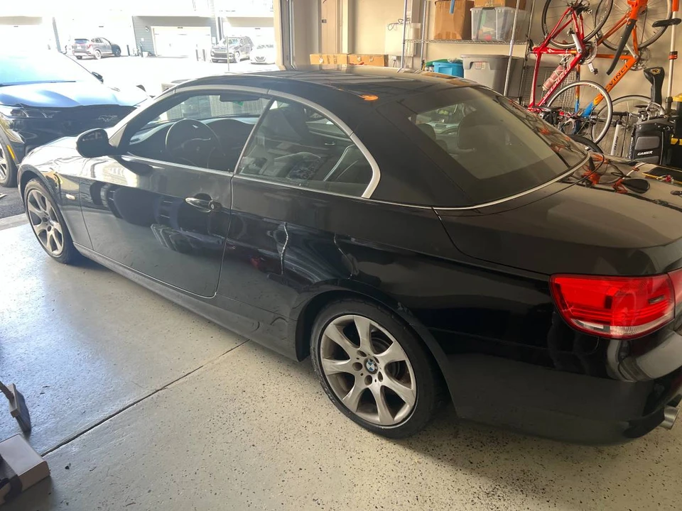 2010 BMW E93 335i Convertible - Image 2 of 6