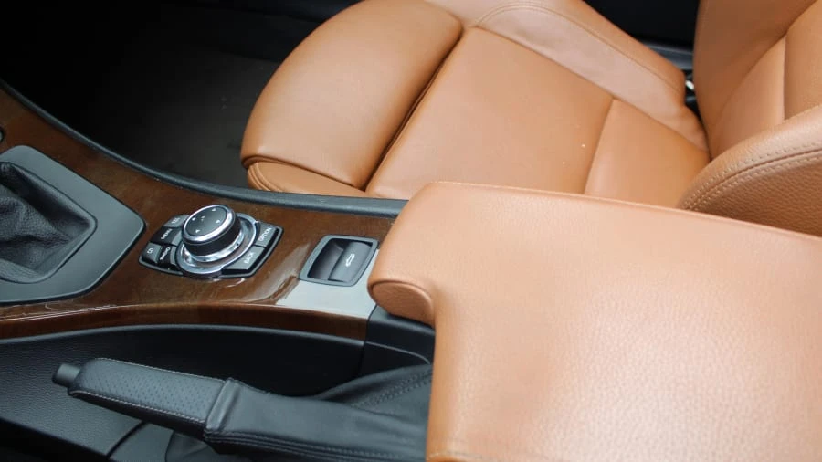 2010 BMW E93 335i Convertible - Image 14 of 28