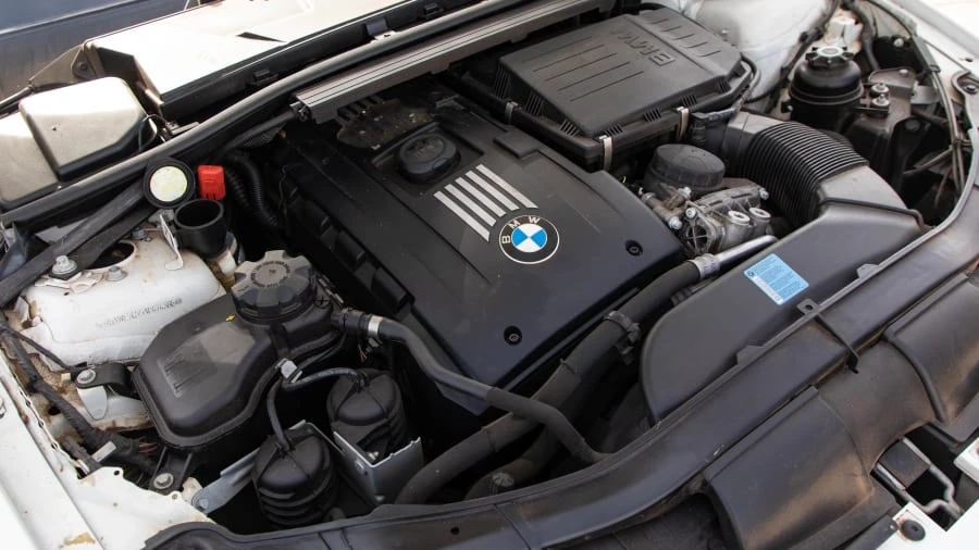 2010 BMW E93 335i Convertible - Image 7 of 12