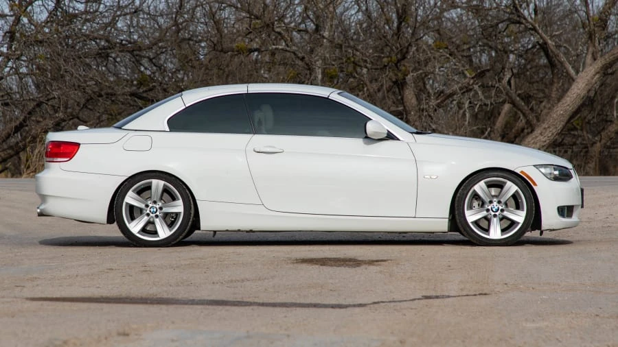 2010 BMW E93 335i Convertible - Image 8 of 12