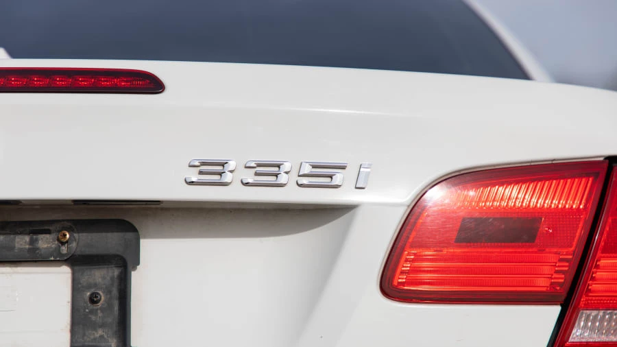 2010 BMW E93 335i Convertible - Image 11 of 12