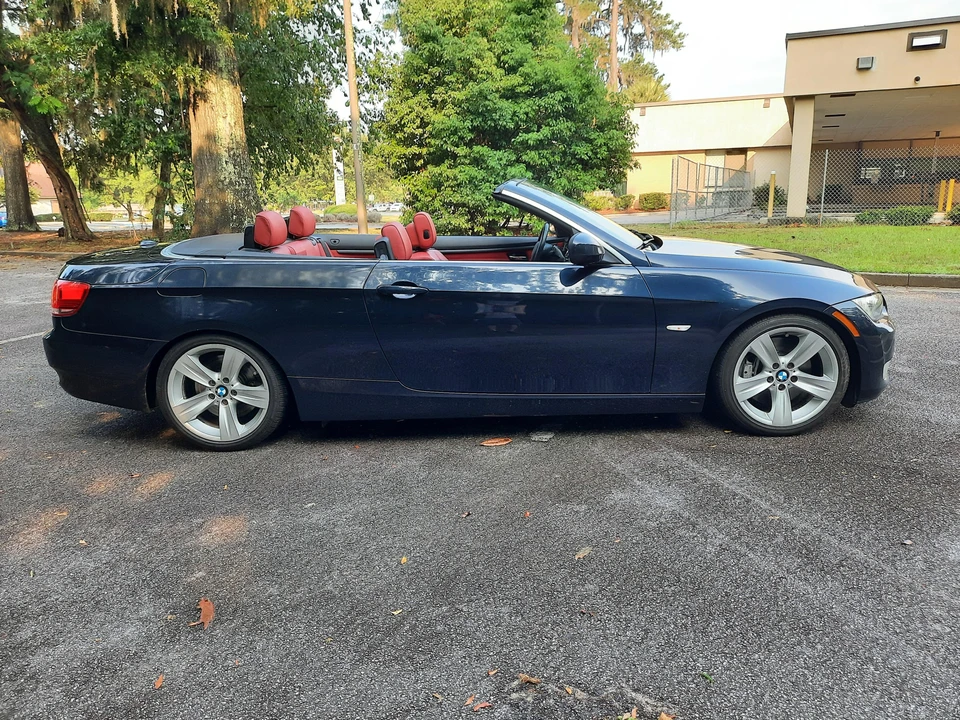 2010 BMW E93 335i Convertible - Image 29 of 31