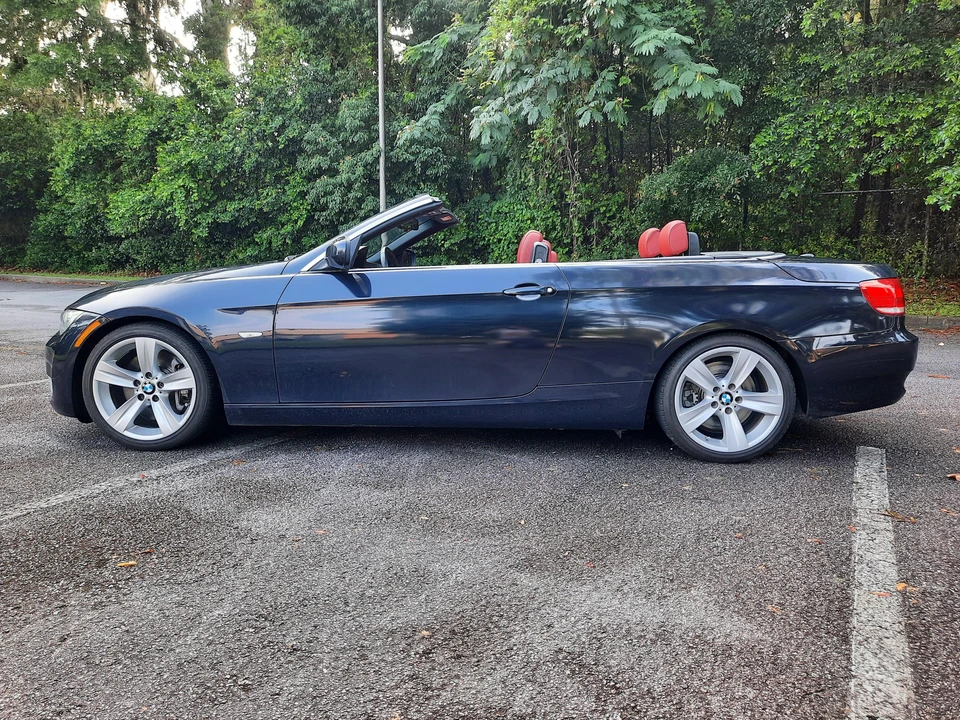 2010 BMW E93 335i Convertible - Image 13 of 31