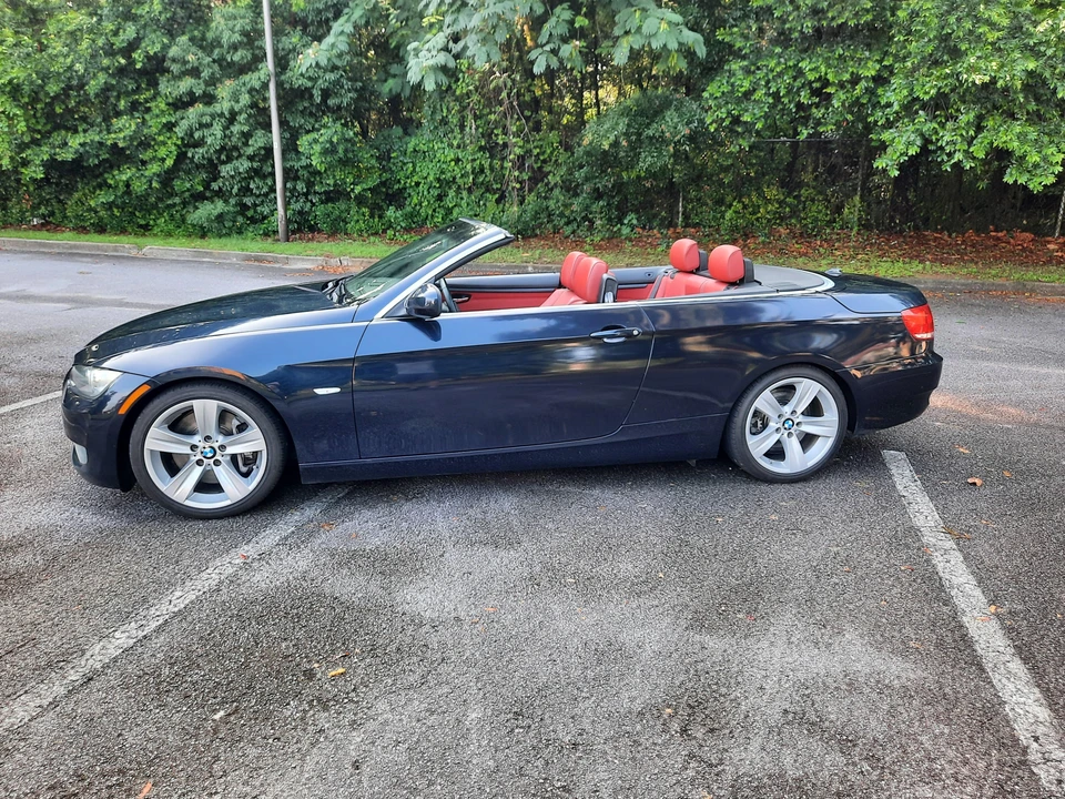 2010 BMW E93 335i Convertible - Image 12 of 31