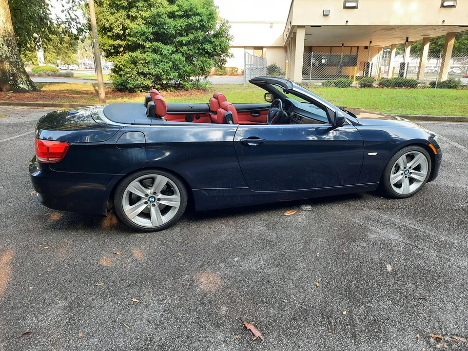 2010 BMW E93 335i Convertible - Image 28 of 31