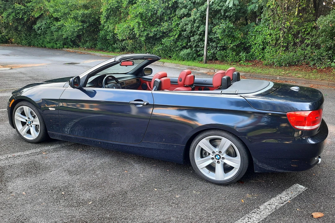 2010 BMW E93 335i Convertible - Image 15 of 31