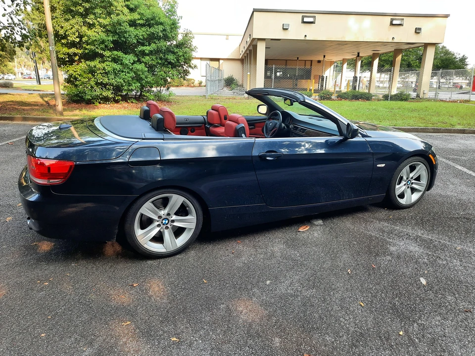 2010 BMW E93 335i Convertible - Image 27 of 31