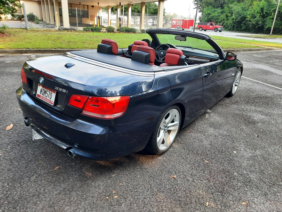 2010 BMW E93 335i Convertible - Image 25 of 31