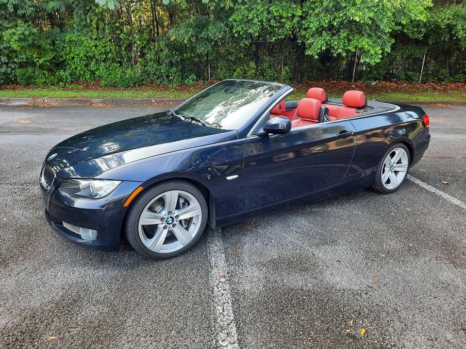 2010 BMW E93 335i Convertible - Image 10 of 31