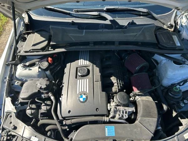 2010 BMW E93 335i Convertible - Image 15 of 20