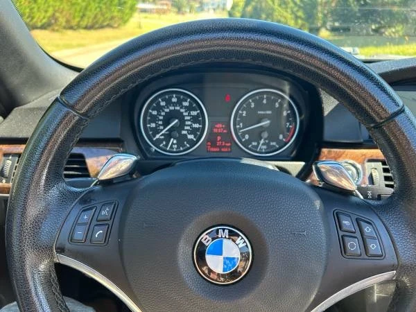 2010 BMW E93 335i Convertible - Image 19 of 20