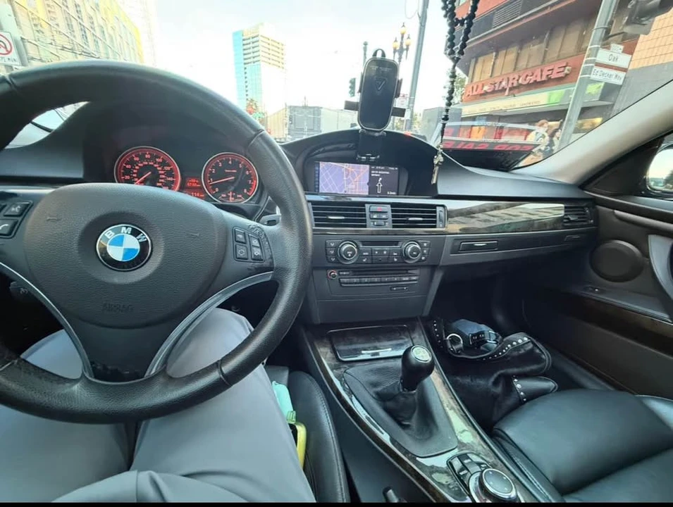 2010 BMW 3 Series - Image 11 of 15