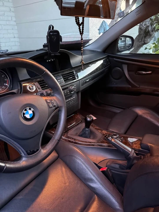 2010 BMW 3 Series - Image 7 of 15