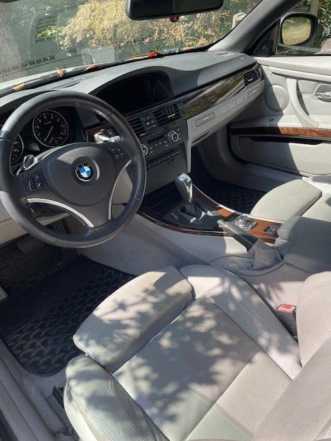 2010 BMW E93 335i Convertible - Image 9 of 11