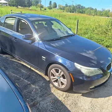 2010 BMW 5 Series 528i Sedan 4D
