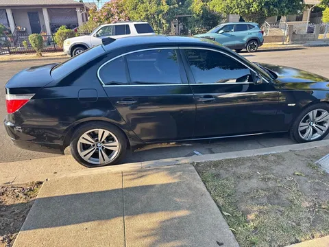 2010 BMW 5 Series 528i Sedan 4D