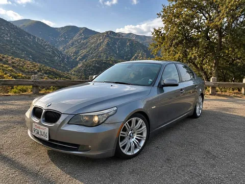 2010 BMW 5 Series 528i Sedan 4D