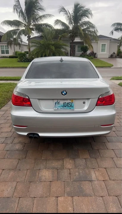 2010 BMW E60 5 Series Sedan - Image 2 of 3