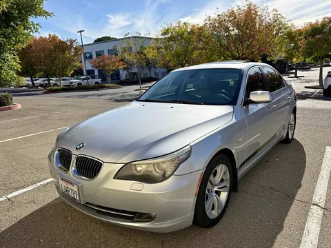 2010 BMW 5 Series 528i Sedan 4D