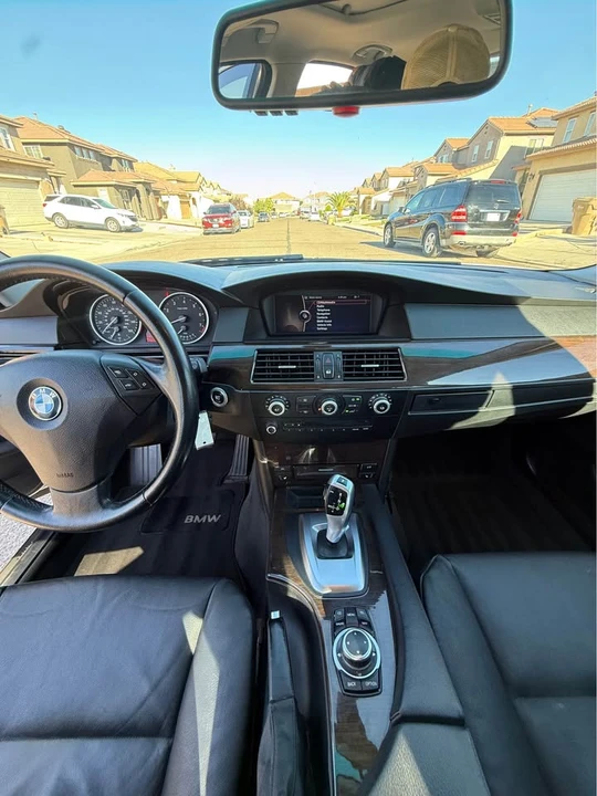 2010 BMW E60 5 Series Sedan - Image 11 of 16