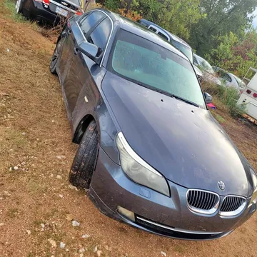2010 BMW 5 Series 528i Sedan 4D