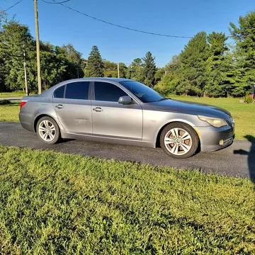 2010 BMW 5 Series 528i Sedan 4D