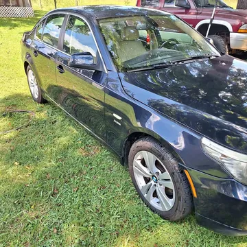 2010 BMW 5 Series 528i xDrive Sedan 4D