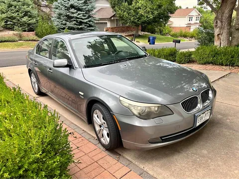2010 BMW 5 Series 528i xDrive Sedan 4D