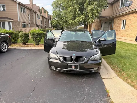 2010 BMW 5 Series 528i xDrive Sedan 4D