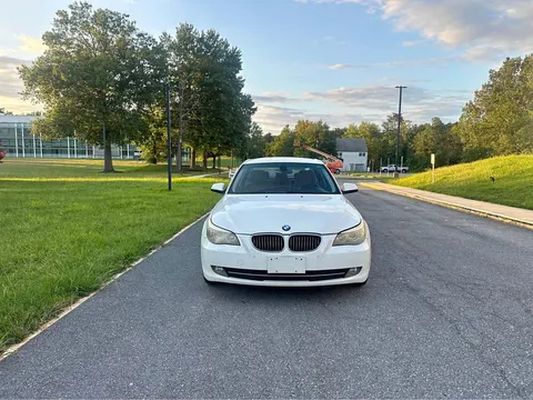 2010 BMW 5 Series 528xi Sedan 4D