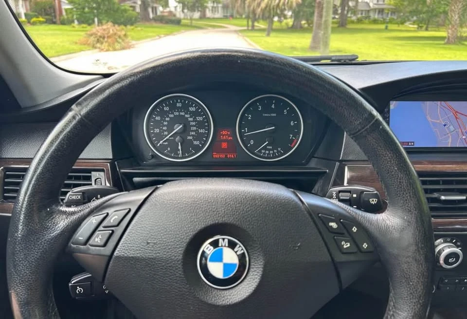 2010 BMW E60 5 Series Sedan - Image 14 of 18