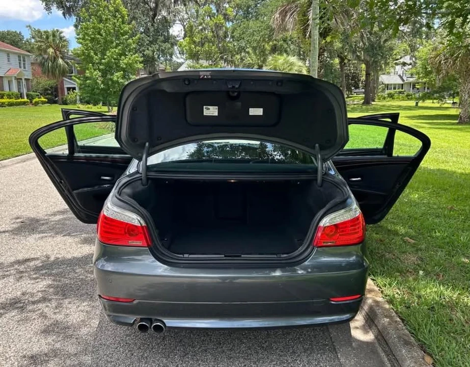 2010 BMW E60 5 Series Sedan - Image 9 of 18