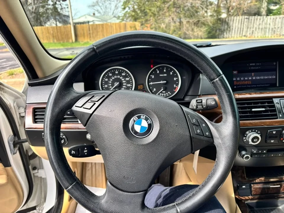 2010 BMW 5 Series - Image 10 of 20
