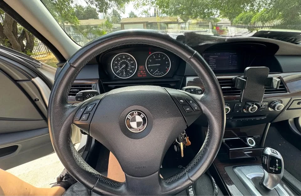 2010 BMW 5 Series - Image 7 of 8
