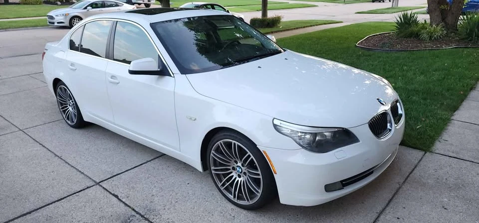 2010 BMW E60 5 Series Sedan - Image 3 of 3