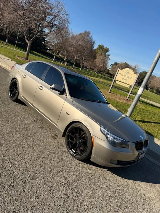 2010 BMW E60 5 Series Sedan - Image 3 of 8